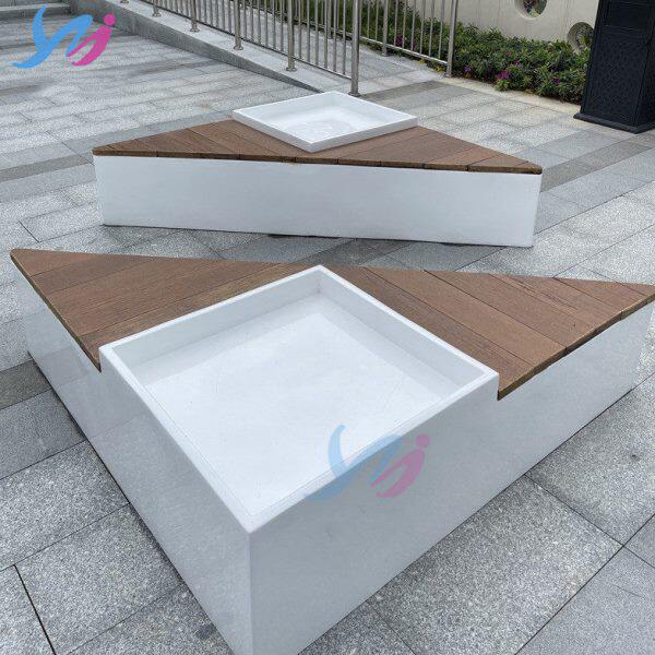 玻璃钢休闲坐凳创意三角造型防腐木座椅商场户外公园广场美陈