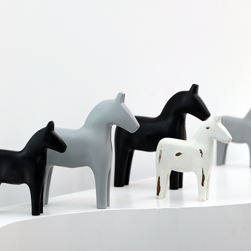 玄关装饰品 样板间客厅轻奢摆件 黑白灰小O马 桌面简约动物软装