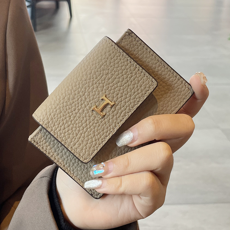 卡包女2023新款小巧超薄网红真皮多卡位轻N薄高端精致高级感装卡