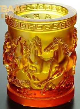 马到成功笔筒八骏雄风马办公桌摆件男士书房Q用品琉璃水晶八骏图
