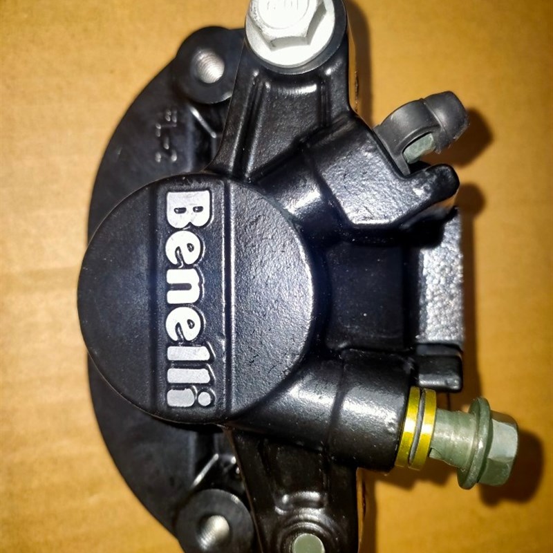 凌斌 金鹏BJ500GS-A后制动缸 TRK502IX 刹车下泵ABS后刹车泵后卡