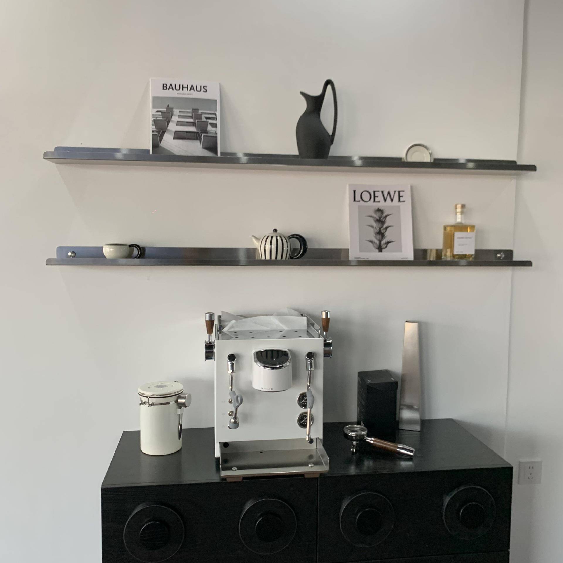 中古不锈钢一字隔板洗漱台墙上置物架客厅墙面展示架多功能壁挂式