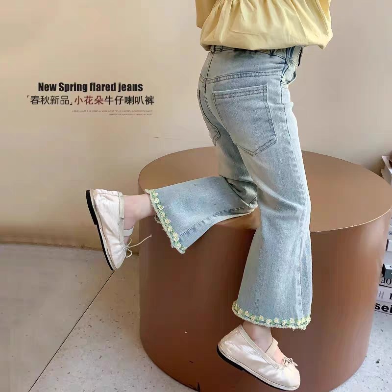 女童裤子春秋2025新款洋气春装喇叭裤儿童春季牛仔裤百搭微喇裤潮