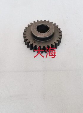 东方红拖拉机配件MF500 550倒档中间齿轮变速箱齿轮E300.37G.172