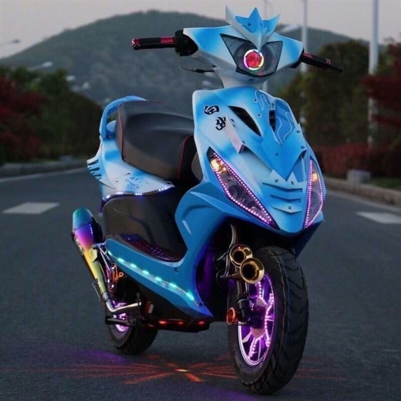 新款摩托车爆改白幽灵暴走125cc燃油助力车省油代步车