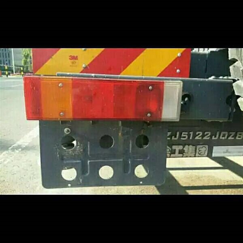 徐工吊车XCT8吨后尾灯壳新款8吨后尾灯刹车灯倒车灯壳