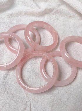 天然水晶镯子粉粉少女马达芙蓉招桃花冰种条圆粉色加斯加晶手镯马