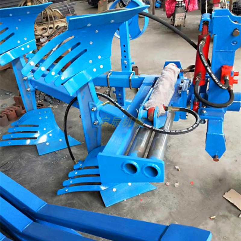旋转犁铧式犁液压反转犁q翻转犁栅条犁四轮拖拉机带液压耕地调幅