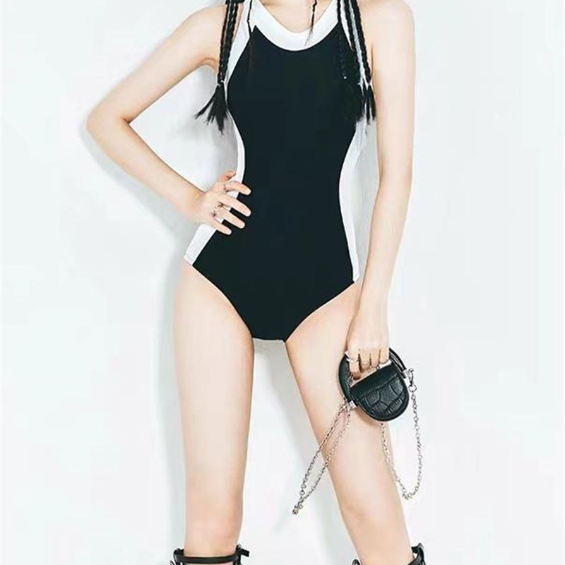 【竞速黑白】2024春款竞速连身G大包臀平角游泳度假泳衣女