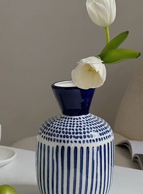 蓝色点线陶瓷花瓶创意青花适合餐桌摆放矮花瓶中式复古鲜花花器