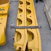 11429 11419 山推SD22推土机支重轮长护板154 11448 11438