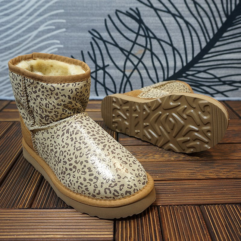 60-2瑕疵处理 真皮羊皮毛一体雪地靴 经典款 套筒短筒靴