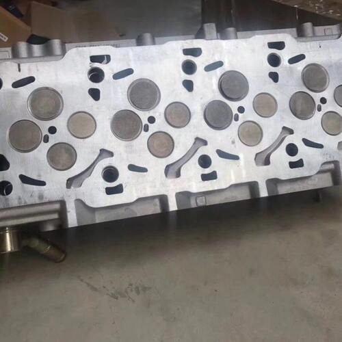 华泰圣达菲柴油车2.0t d4ea发动机缸盖总成 缸盖 气缸盖   原厂