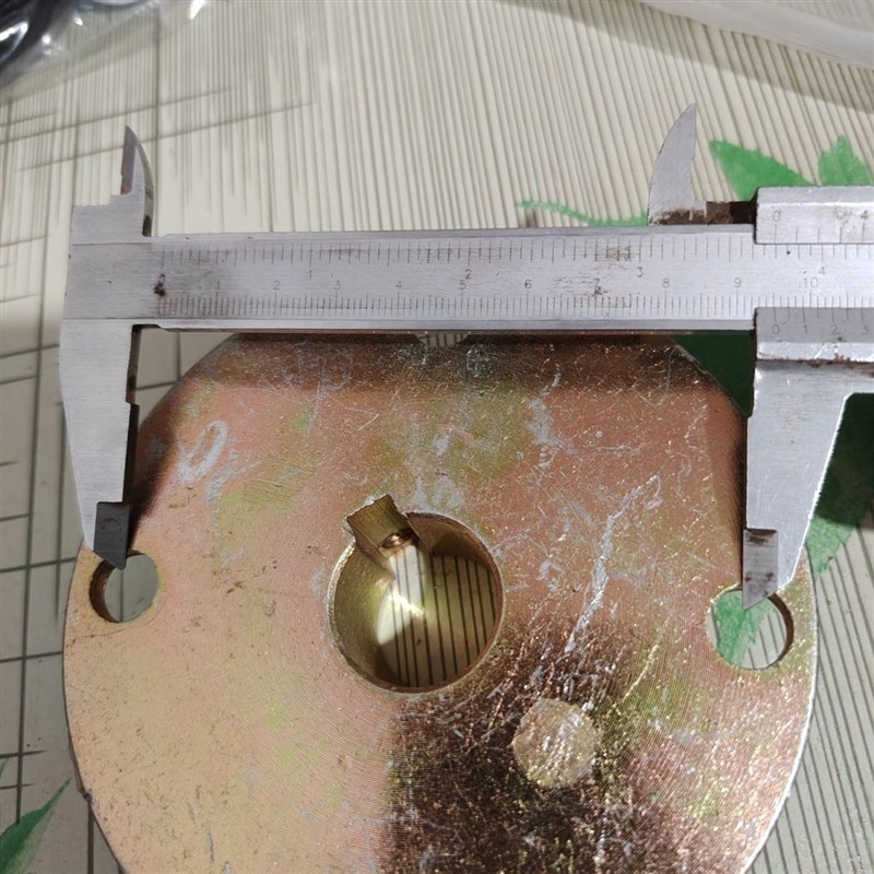 撒肥机甩肥盘法兰盘施肥器固定甩盘专用法兰盘撒肥机配件圆盘