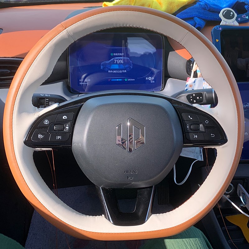 适用于零跑T03SC011方向盘把套全包围手缝皮定制颜色碳纤翻毛真皮