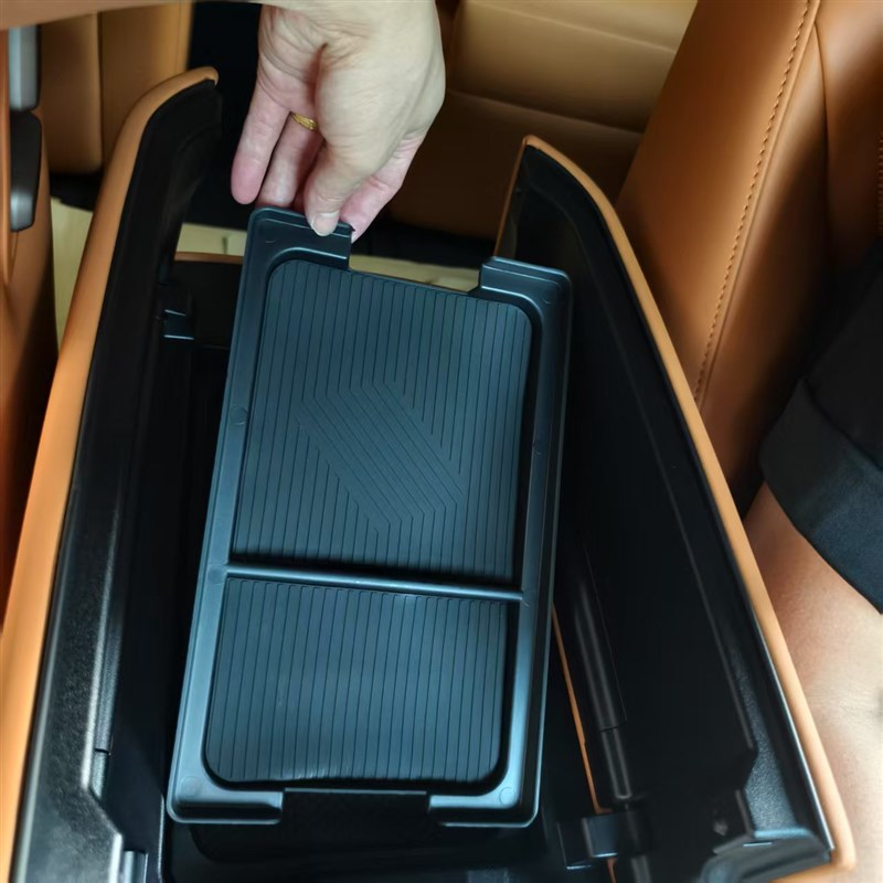 适用于 于25款魏牌高山7/8/9导航屏后储物盒中控扶手箱收纳盒改装