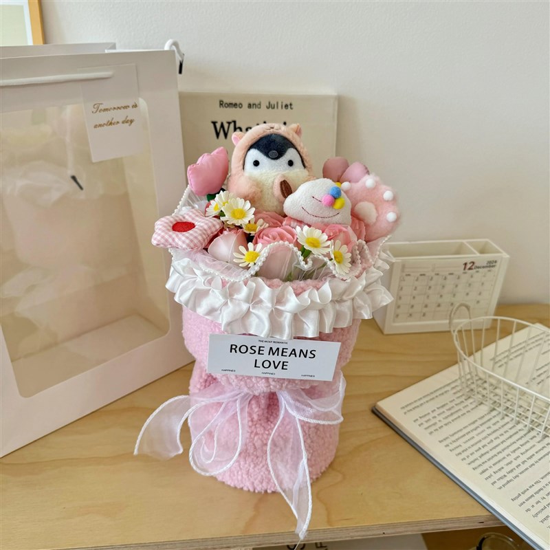 可爱卡通企鹅公仔玩偶香皂t花束送朋友毕业生日520情人节创意礼物