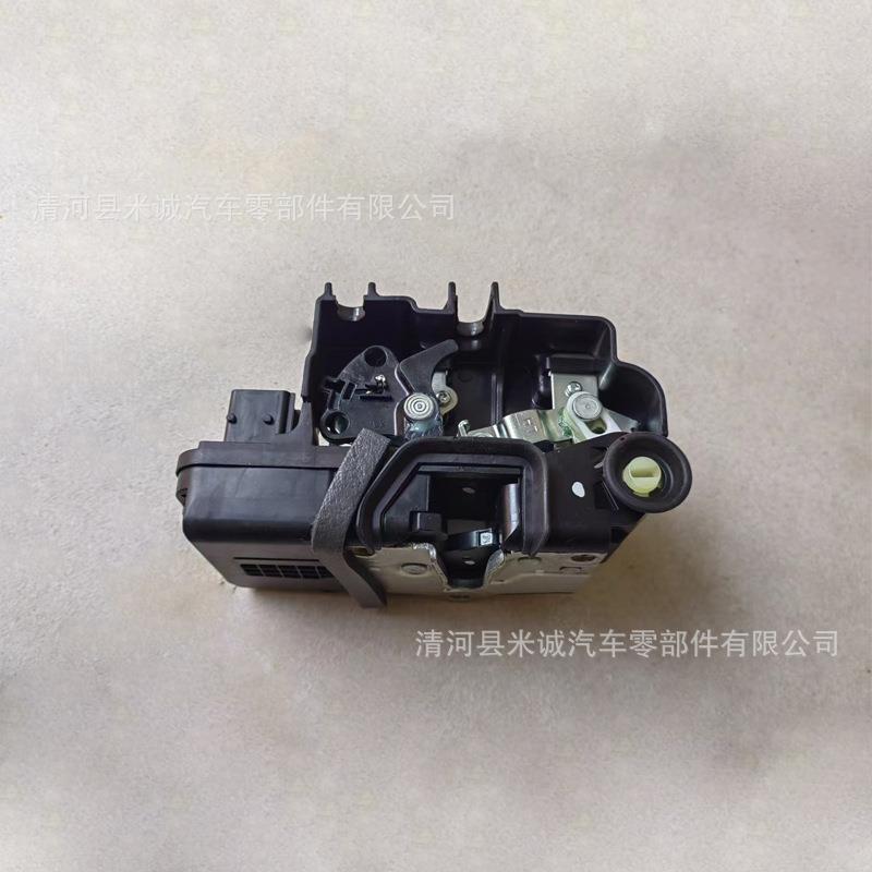 适用北汽绅宝D70X65D60车门锁块电机中控锁车门闭锁器总成