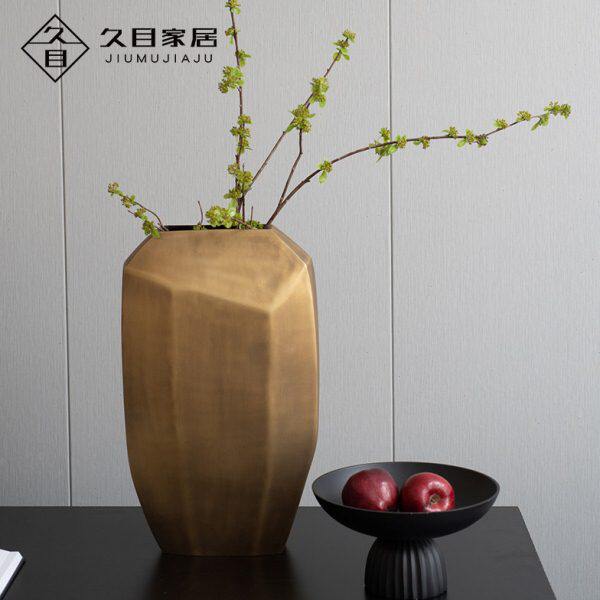 轻奢高级感不规则花器铝制金色简约酒店别墅客厅玄关插花花瓶摆件