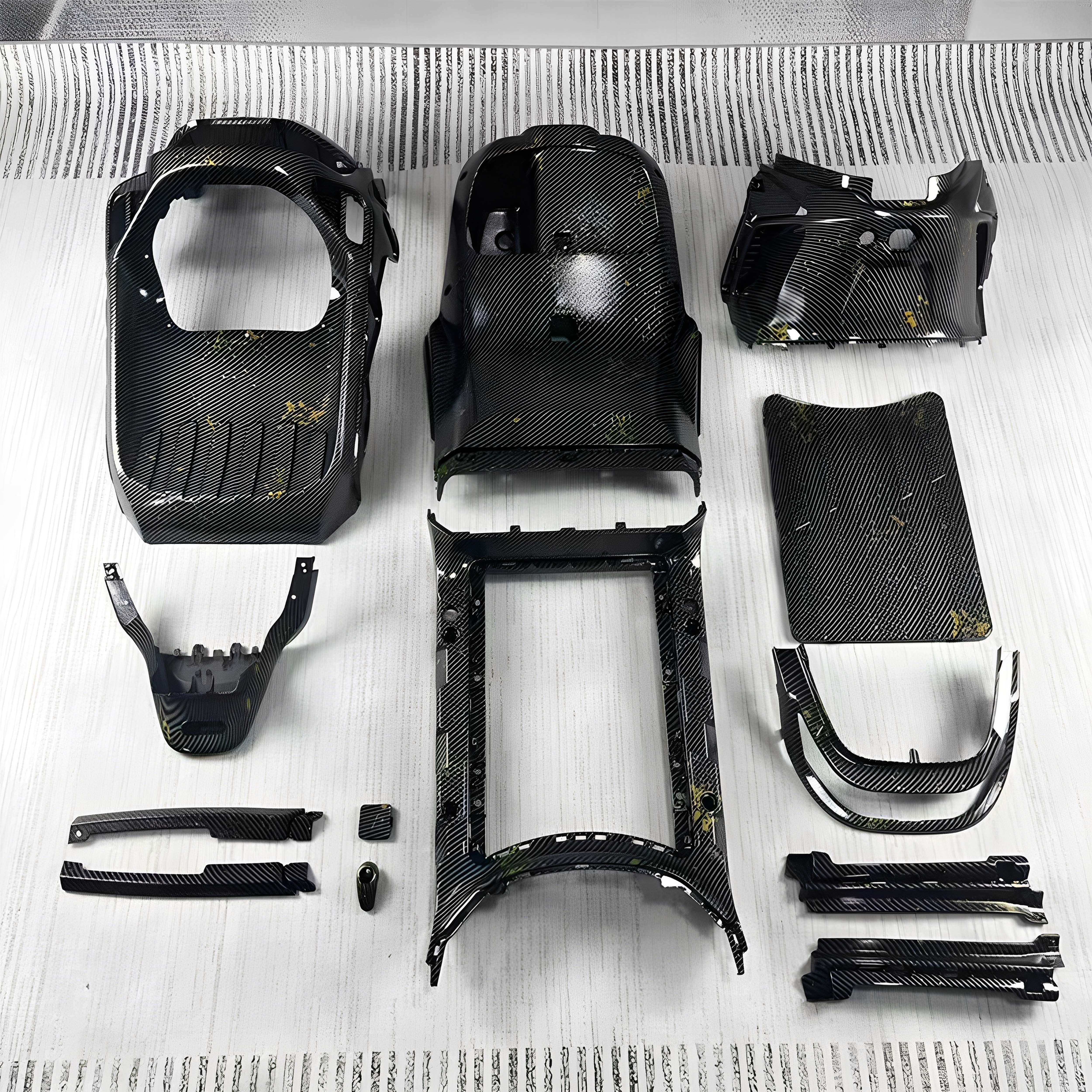 适用于9号M80CM85CM95C电动车外壳配件PP白色碳纤维挡风件内壳九