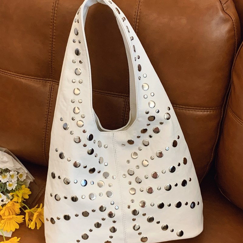 高端大容量女士腋窝l包2025新款简约休闲百搭铆钉工作工作服肩包