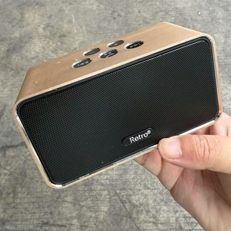 UN11双喇叭便携式金属小音箱 插卡蓝牙迷你小音箱低音炮