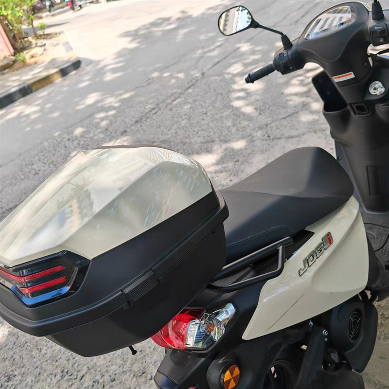 适用 雅马哈赛鹰GT125尾箱踏板摩托车CYGNUS JYM125T-2后备箱储物