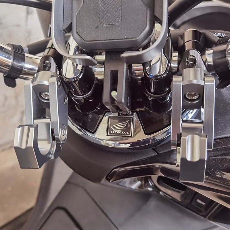 适用电动车摩托车UHR150改装龙头车把挂钩PCX160铝合金折叠挂钩