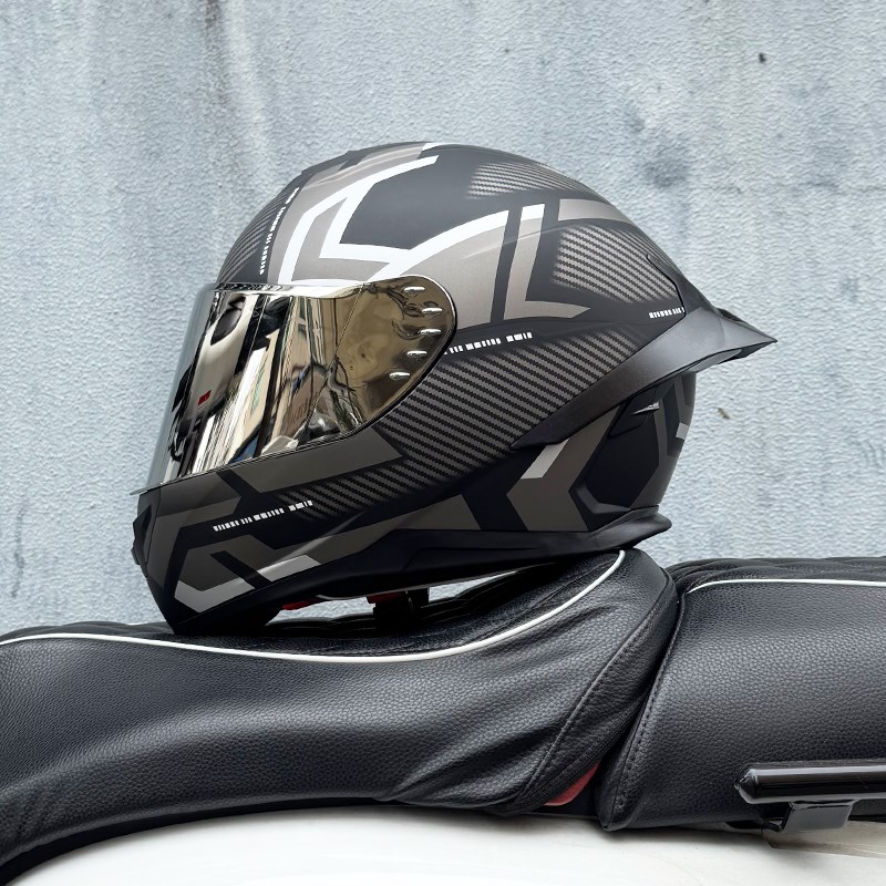 LS2机车安全帽男女全盔四季个性大尾翼跑盔3C认证蓝牙DOT认证