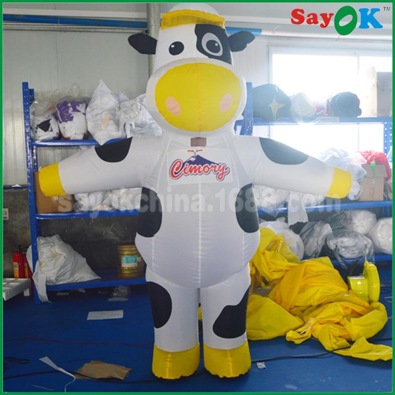 直销广告活动充气行走卡通奶牛模型派发传单行走卡通气模
