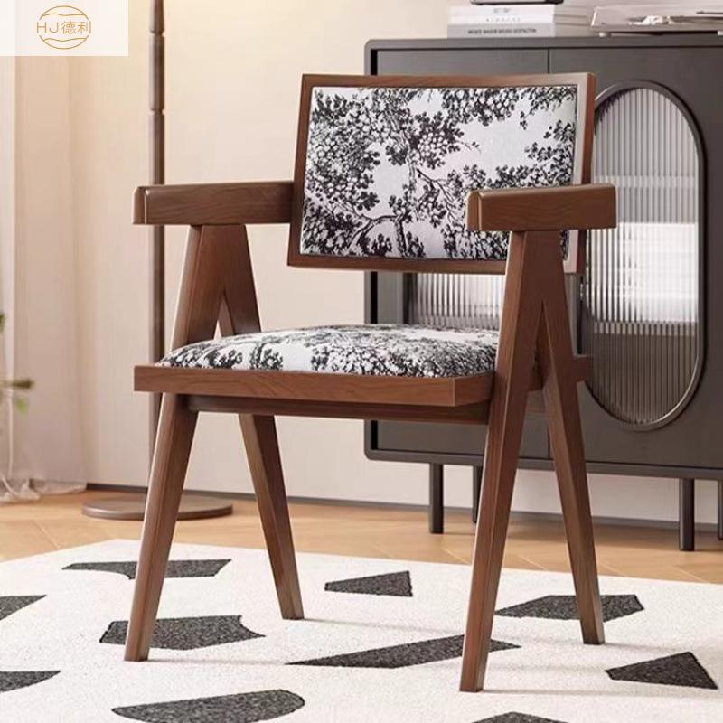 家用餐厅法式复古餐椅简约轻奢网红设计师款中古昌迪加尔复古餐椅