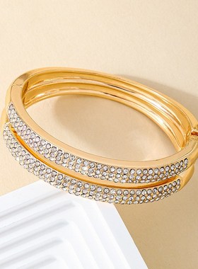 1只时尚极简主义气质百搭金属闪钻双层设计感弹簧扣素圈女士手镯