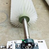 供应电动滚刷清扫器码 头水泥厂输送机除尘毛刷皮带毛刷清扫器刷辊