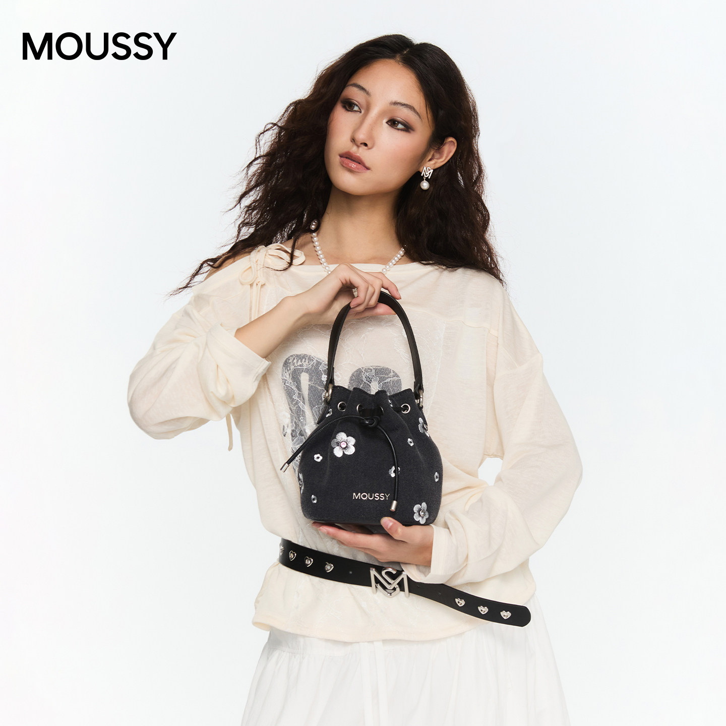 Moussy花朵刺绣水桶包女士通勤出行手提包简约复古斜挎包百搭潮流