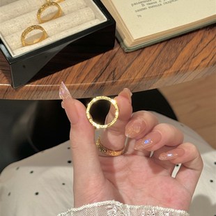 采购产品金包银碎冰戒指,男女s通用的固体戒指,情侣戒指,情人节给