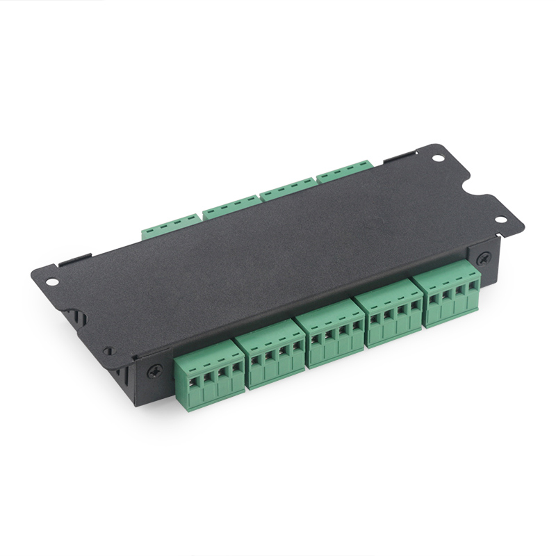 AHC8通道幻彩灯带分控器WS2811/2812B/16703全彩信号同步放大器5V