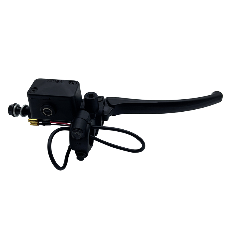 雅迪电动车配件DE3DM6DE2DE1DM3DE8欧博右制动把碟刹上泵刹车油泵