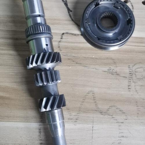 变速器一轴输入轴轴承东风风光580560手动挡5速1.8排量波箱零部件