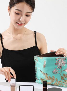 艾叶古典桑蚕丝橙色化妆包女复古原创时尚丝绸拉链收纳包整理女包
