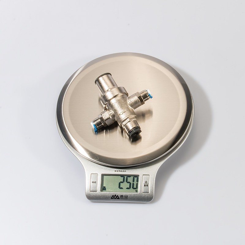 净水器纯水机2分管3分铜减压阀自来水恒压调节压力阀过滤器稳压阀