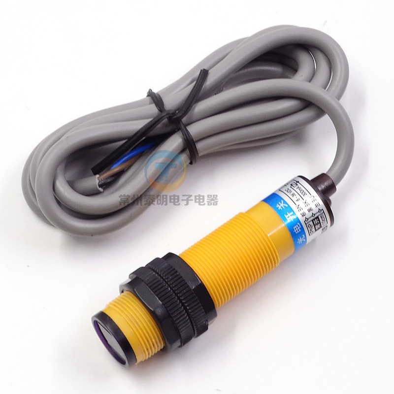 沪工三线24v光电开关E3F-DS10P1漫反射PNP直流常开M18感应传感器