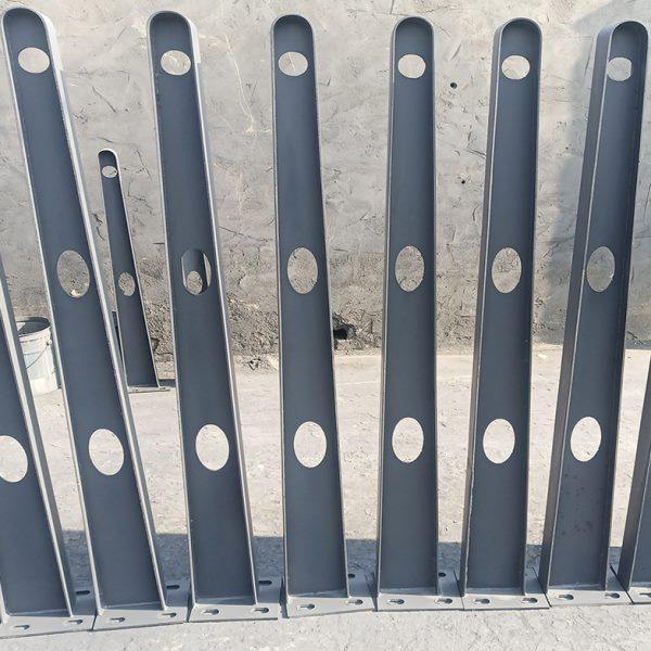 雨棚钢梁加工 玻璃雨棚牛腿钢梁满焊焊接定制H型钢结构玻璃支架