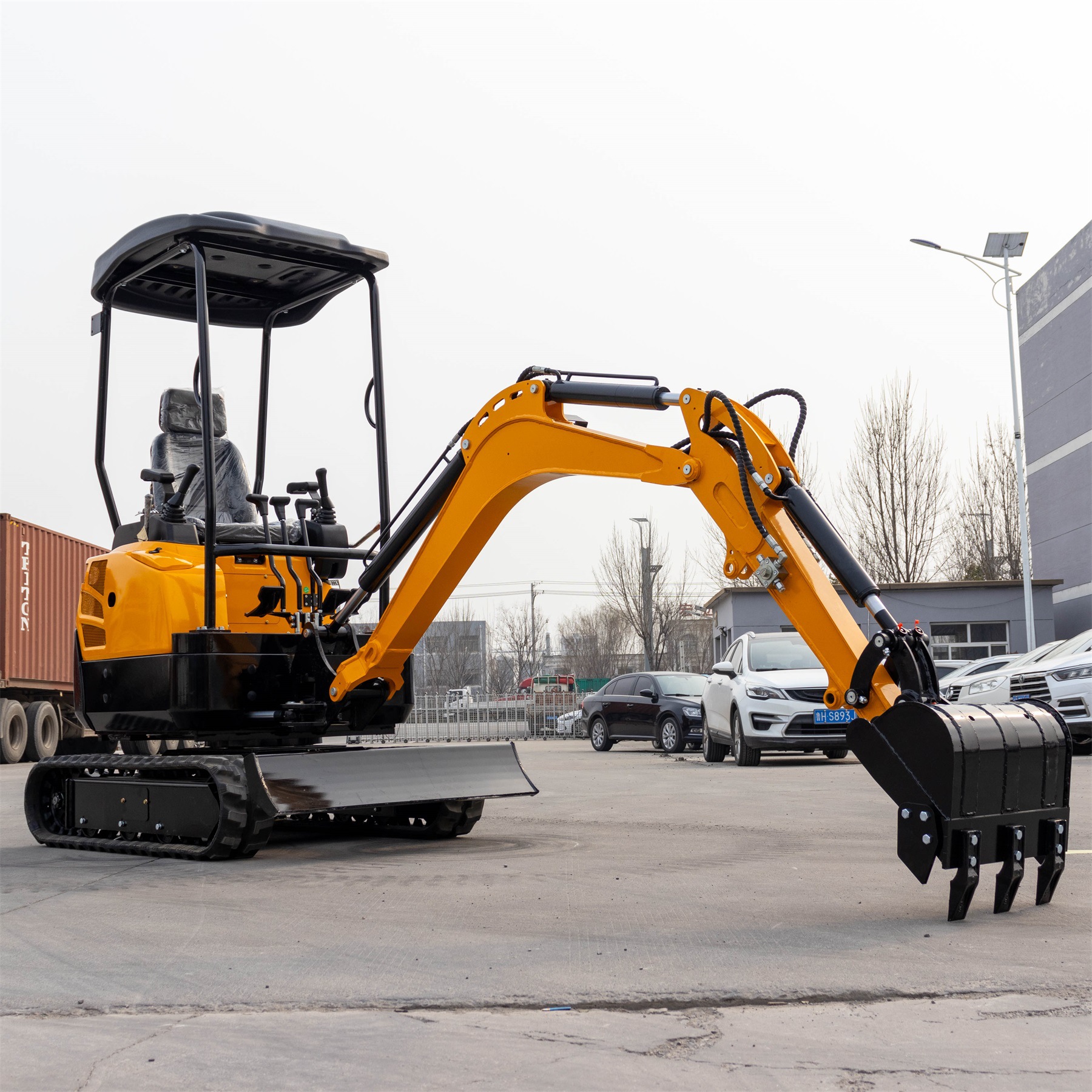 工厂出口美国HT18迷你液压挖机 无尾1800kg小型China Excavator
