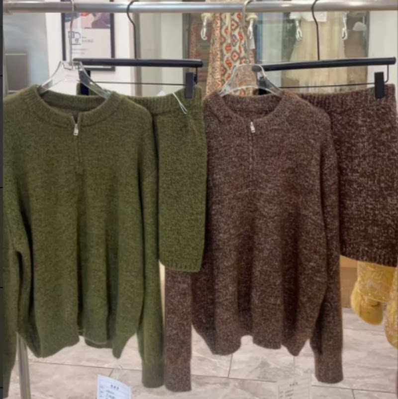 【巴依老爷】衫女长袖宽松套头毛衣绿色软糯上衣NW2210