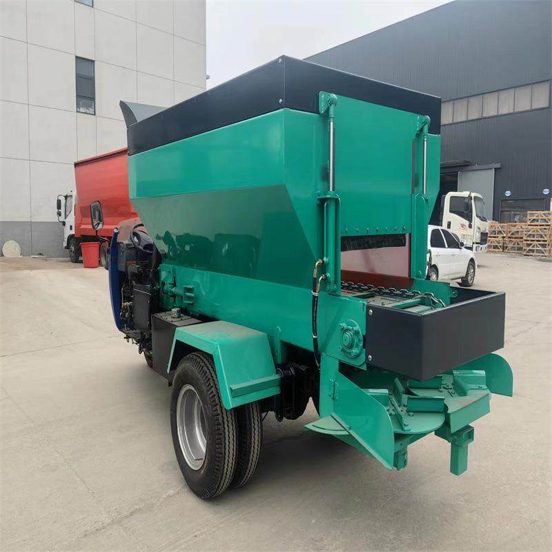 畜牧养殖场三轮撒粪车可用拖拉机带动5方牛动物粪便撒粪抛肥一体,畜牧/养殖物资,特种养殖设备,淘宝优惠券,粉丝福利购,淘宝优惠卷