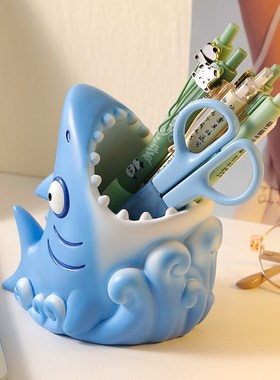 创意可爱鲨鱼笔筒办公室桌面摆件工位解压文具收纳盒生日毕业礼物