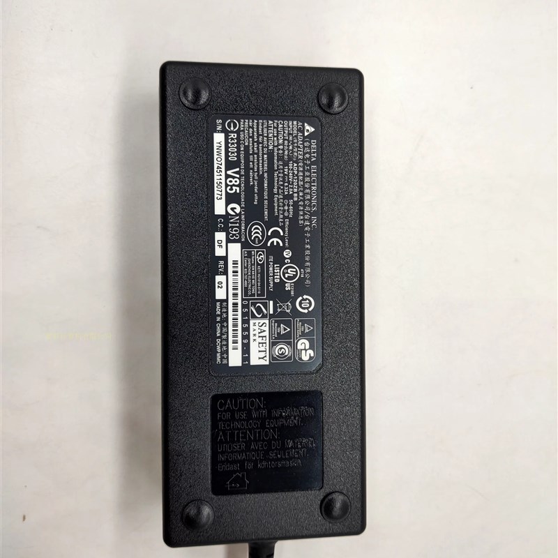 神舟战神S7T-TA7NP S7-TA5NB笔记型电脑充电源配接器线19.5V6.15A