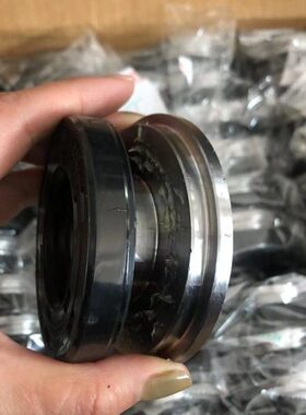 ..60收割机RG70轮支重30配件油封轮原厂油封72RG23RG 导向50雷沃