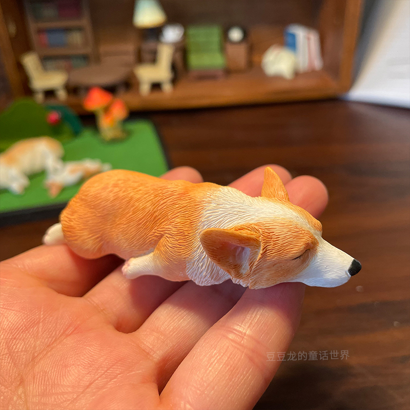 汽车摆件树脂柯基狗狗小狗摆件桌面装饰少女心礼物微景观造景