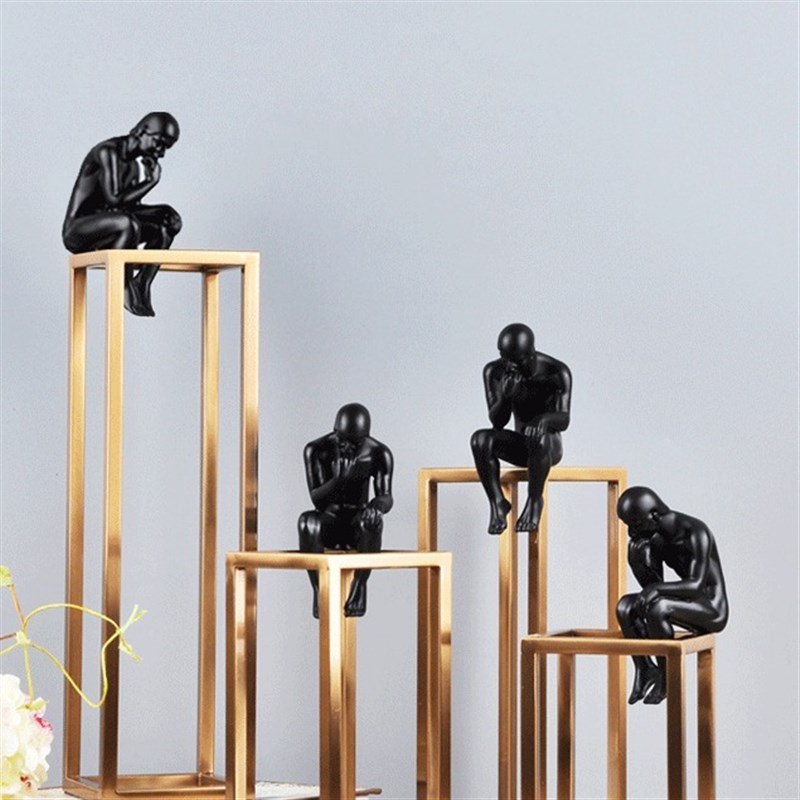 现代简约思考着人物金属摆件样板间摆设客L厅书房书桌书柜酒柜装